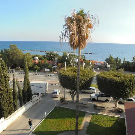 Daire Seafront - 2 Bedroom Modern *