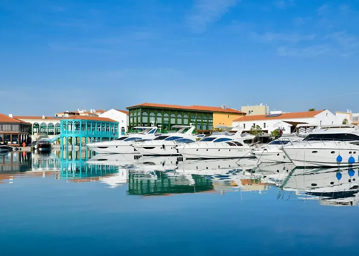 Seafront - 2 Bedroom Modern شقة *