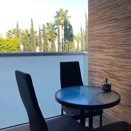 Seafront - 2 Bedroom Modern Apartment Limassol