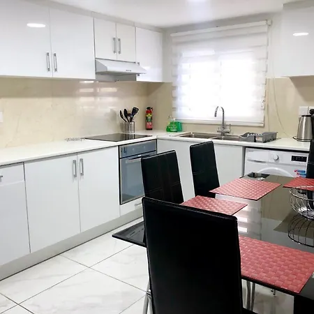 Seafront - 2 Bedroom Modern Limisso