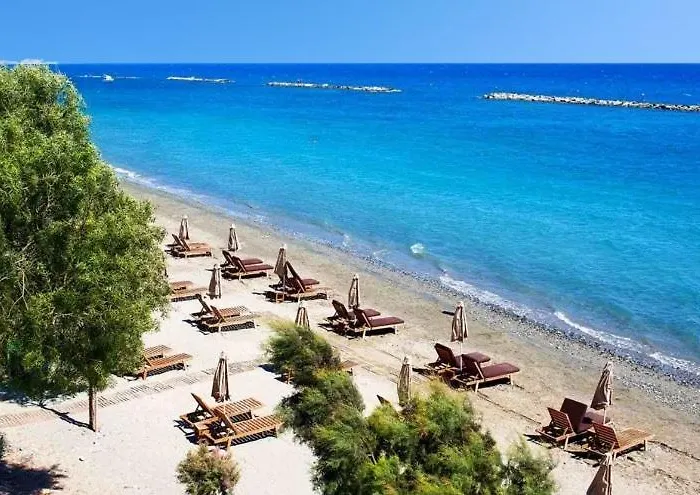 Seafront - 2 Bedroom Modern * Lemesos