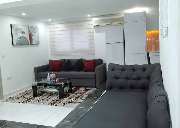 Seafront - 2 Bedroom Modern *