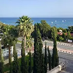 Seafront - 2 Bedroom Modern * ليماسول