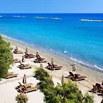 Seafront - 2 Bedroom Modern * ليماسول